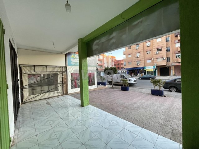 Deux locaux commerciaux à vendre 