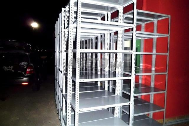 Les étagères métallique de stockage 