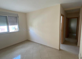 شقة حديثة محفظة بأسونسور وكاميرات 