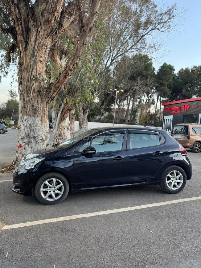 208 diesel en tres bon etat