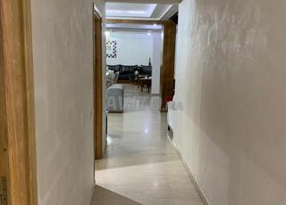 شقة فاخرة مطلة على البحر 173 م² عين دياب