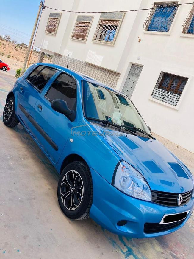 Renault Clio Essence Manuelle 2012 à Agadir