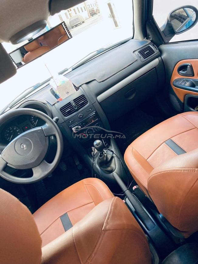 Renault Clio Essence Manuelle 2012 à Agadir