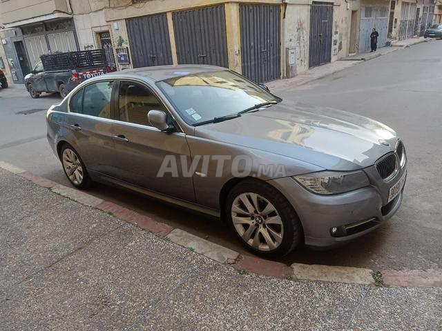 BMW 318d Série 3 Diesel Manuelle 2011 à Casablanca