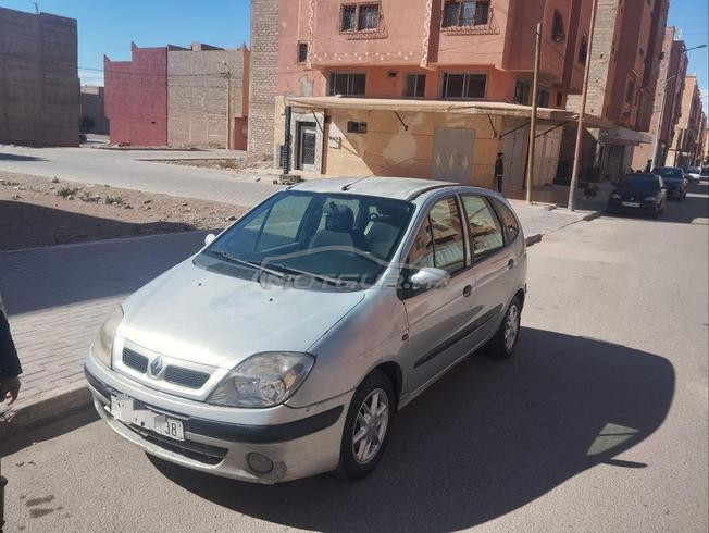 Renault Scenic Diesel Manuelle 2000 à Ouarzazate