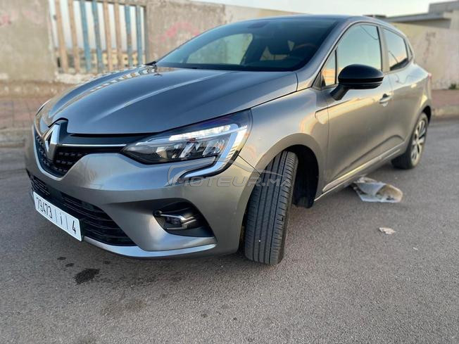 Renault Clio essence Automatique 2023 à Salé
