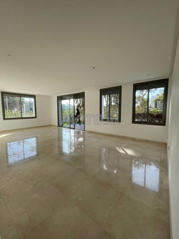 Appartement à louer 237m² avec jardin à Souissi - 2