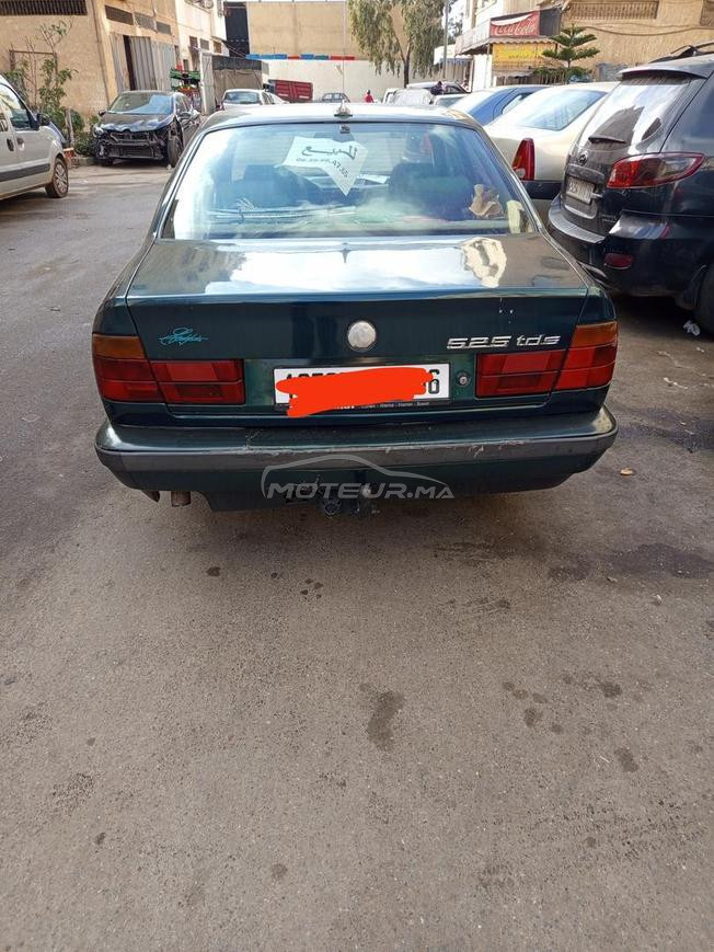 سيارة عائلية