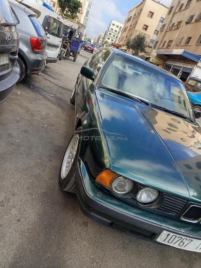 سيارة عائلية
