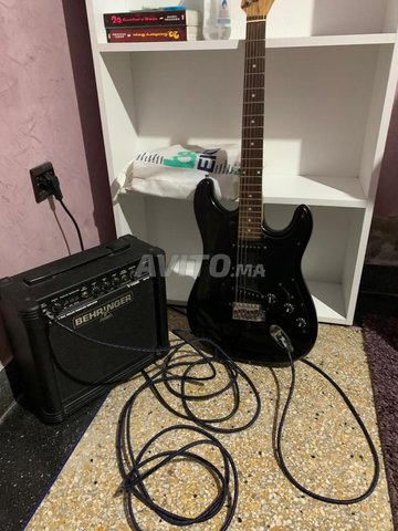 Guitar electric, ampli behringer
