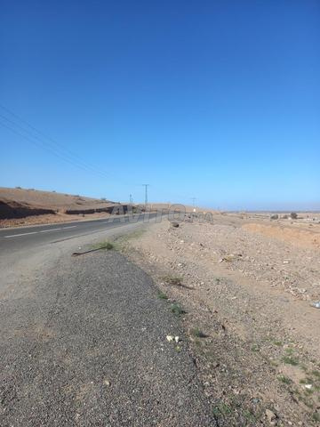 قطعة أرض تجارية موثقة بمساحة 4182 متر مربع على طريق أمزميز