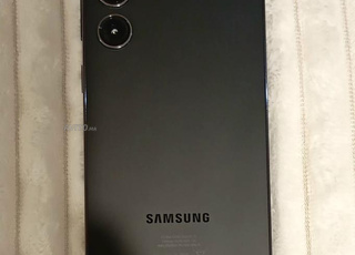 Samsung Galaxy S23 presque neuf à vendre 