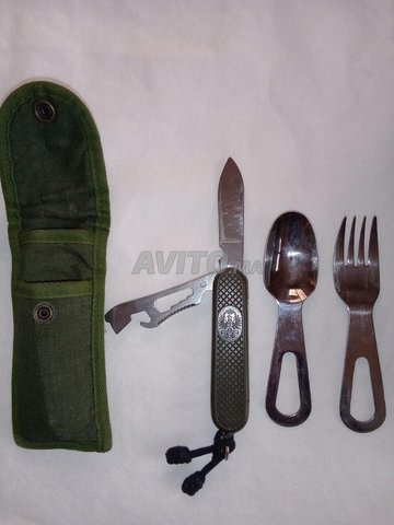 pack de chasse couteau et bouteille d'eau