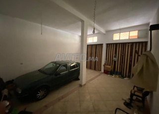 GARAGE a louer situé à naim 3-4 