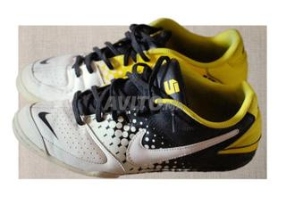 NIKE Chaussures de SOCCER 41