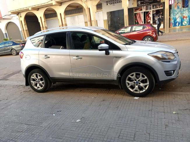 ford kuga tout option bon eta 8ch