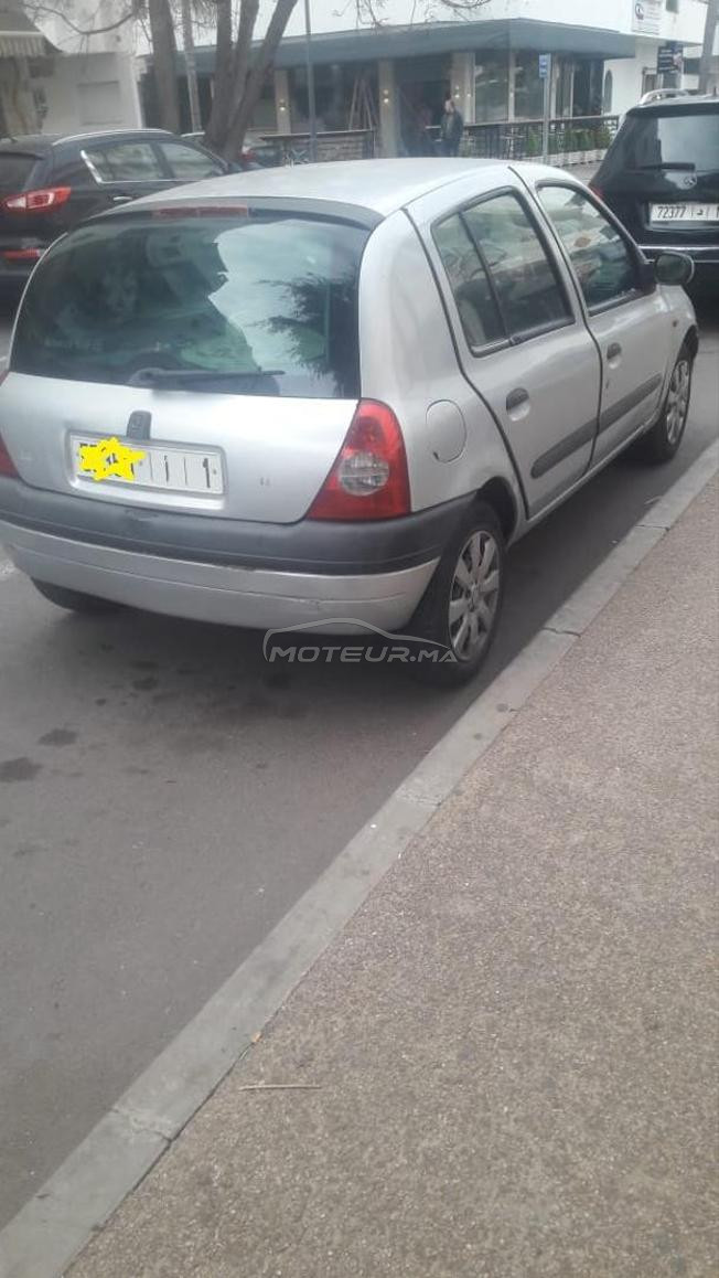 Renault Clio Essence Manuelle 2002 à Salé