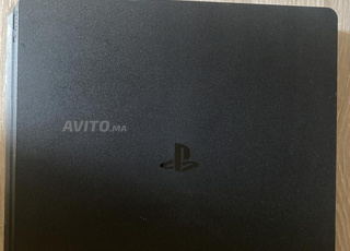 PS4 Slim 500Go et 2 manettes