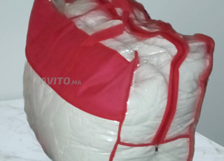 Couette de Grande TAILLE Presque Neuve
