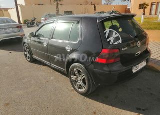 Volkswagen Golf 4 Essence Manuelle 2000 à Guercif