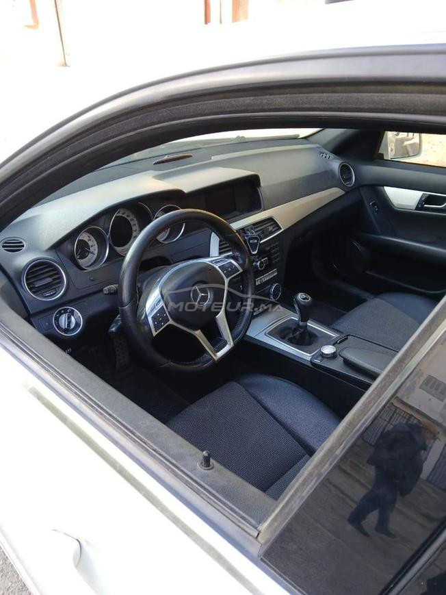 Mercedes-Benz 220 Diesel Manuelle 2012 à Taza