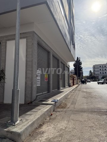 magasin sur voie principale bourmana 