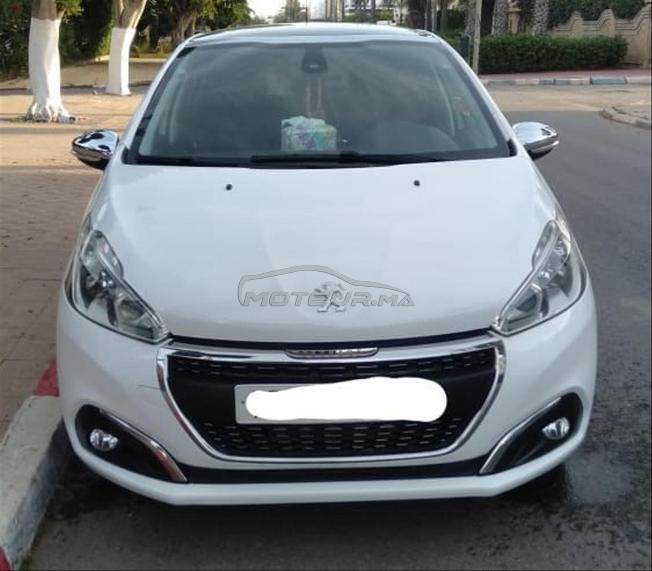 Peugeot 208 Diesel Manuelle 2018 à Rabat