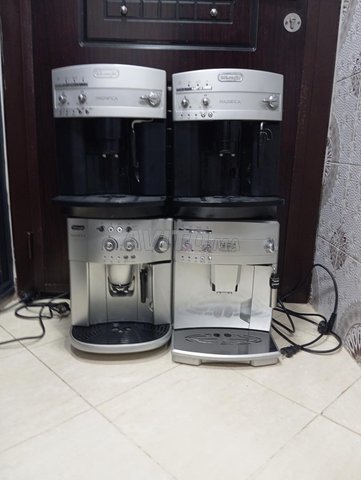  Machine à café ( à grains) DELONGHI magnifica  