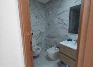 Appartement à vendre avec ascenseur balcon 