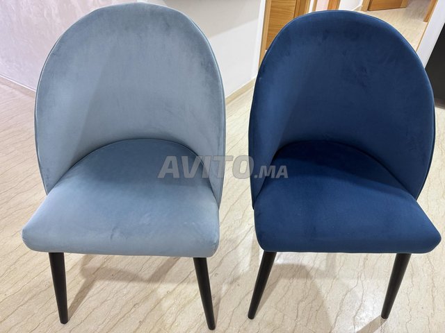 4 chaises tapissées à la main, élégantes 