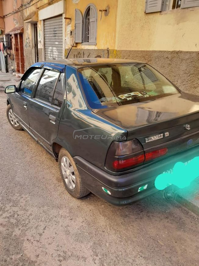 Renault 19