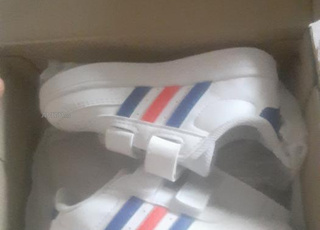 Adidas original pour enfant JDIDA TAILLE 24