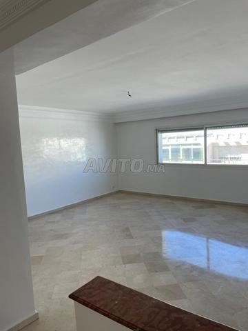 Appartement idéalement situé à 2 Mars - 2