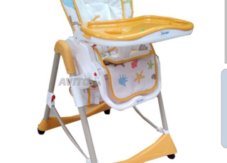 Vente d'une chaise haute et lit pour bébé