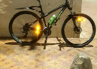 دراجة هوائية للبيع  لوازم 