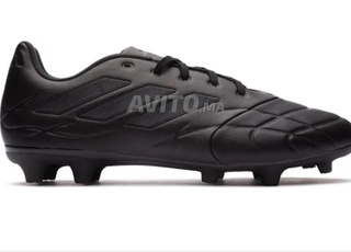 chaussures de foot neufs pointure 42