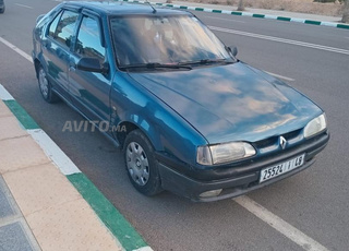 Renault 19 Essence Manuelle 1995 à Taourirt