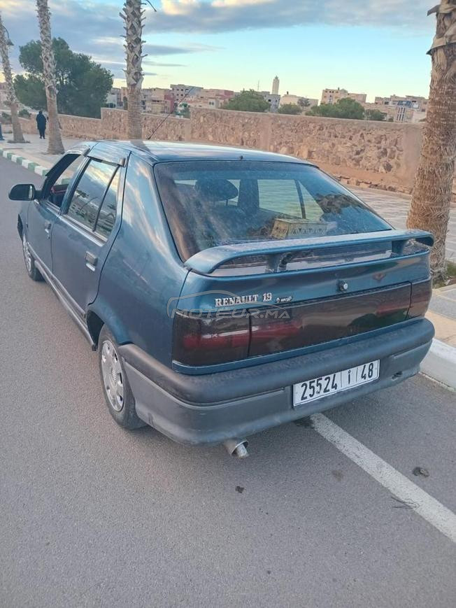 Renault 19 Essence Manuelle 1995 à Taourirt