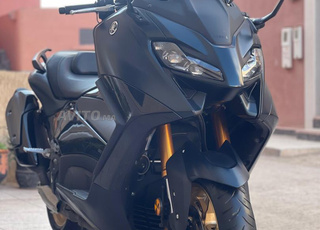 YAMAHA TMAX 560 