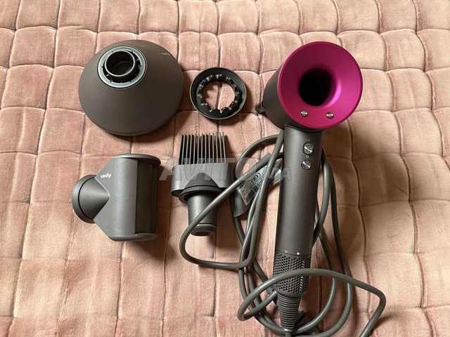 Sèche-cheveux Dyson Supersonic en excellent état