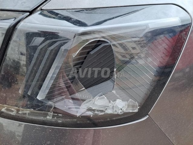 feu arriere Peugeot 3008