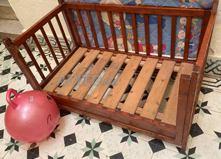 lit pour bébé en bois