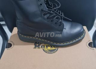 DR.MARTENS BOOTS NEUF ET ORIGINAL مع توصيل مجاني