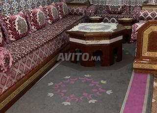 صالون للبيع في حالة جيدة 