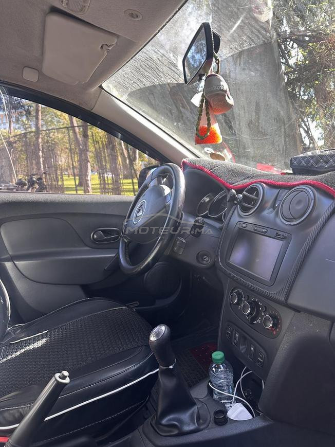 dacia sandero tout option ´ etat presque neuf