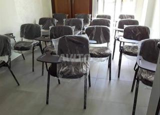 Chaise iso avec écritoire