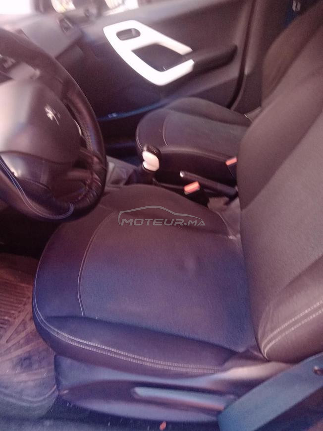 Peugeot 208 en bon état 