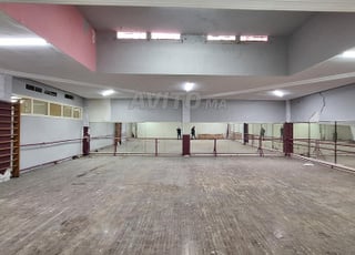 Local 326 m² double entrée autorisé rue Zerktouni