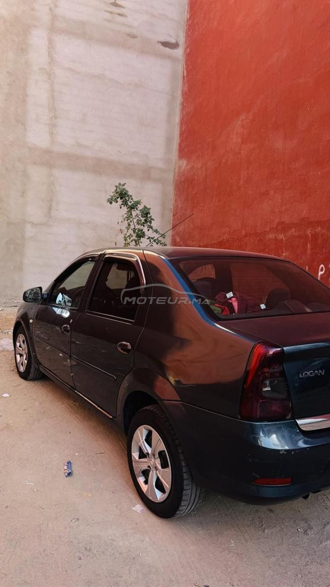 dacia logan.     