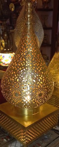 Lampe en Laiton Marocain  Élégance Artisanale.